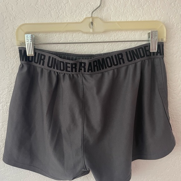 Under Armour Workout Shorts - Picture 6 of 6